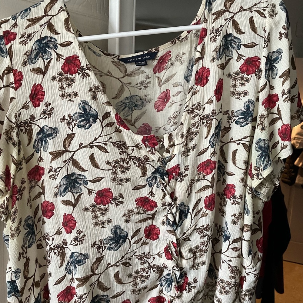 American Eagle Outfitters Women’s Floral Crop Top